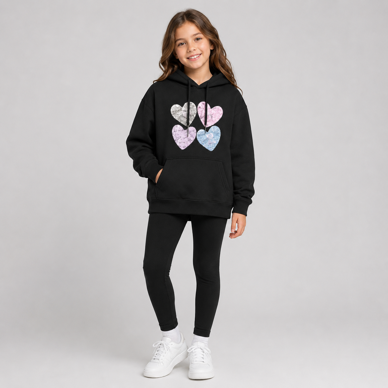 file_00000000fdc481f490735f1f67452680 Bluza dziewczęca z kapturem HEARTS – czarna / fuksja - obrazek 1